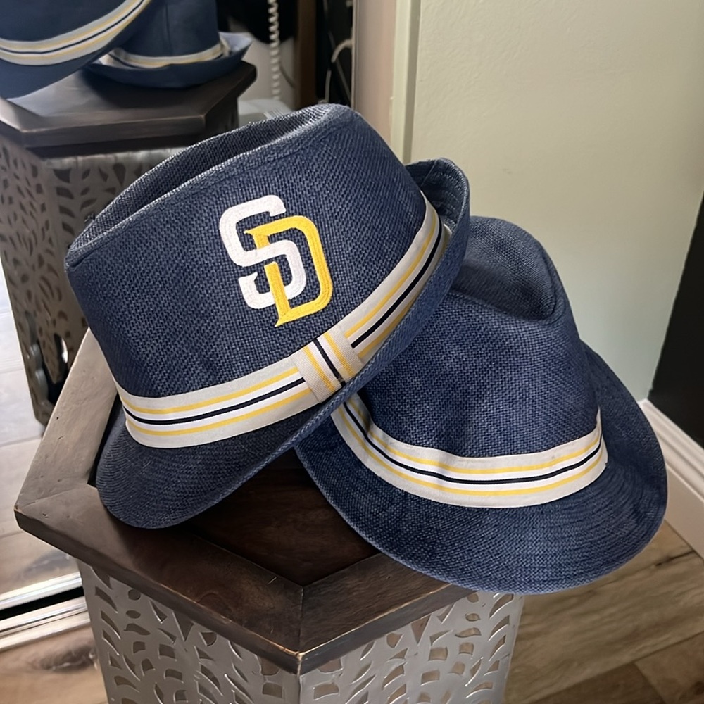 1 hour sale. San Diego Padres fedora, SD logo (2 sizes available 7 or 7 3/8).